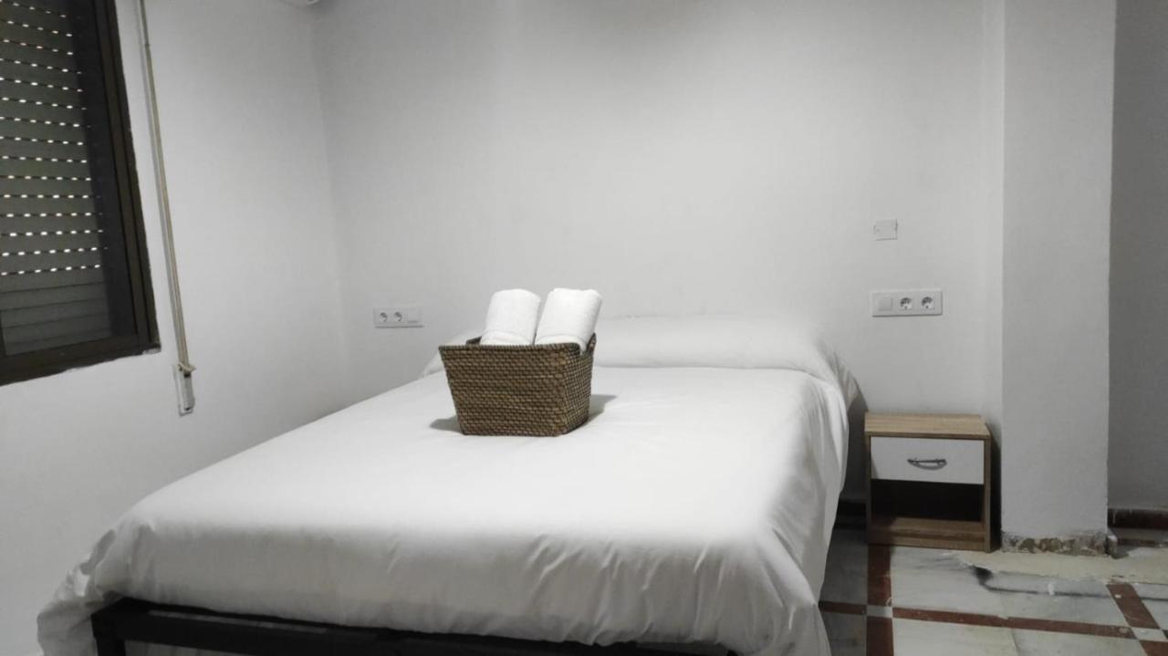 Convenient Rooms - Ferry, Train & Bus Station - Algeciras Buitenkant foto